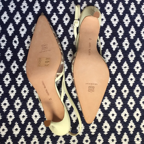 Manolo Blahnik Giraffe printed Calf Hair Slingback - Picture 6 of 7